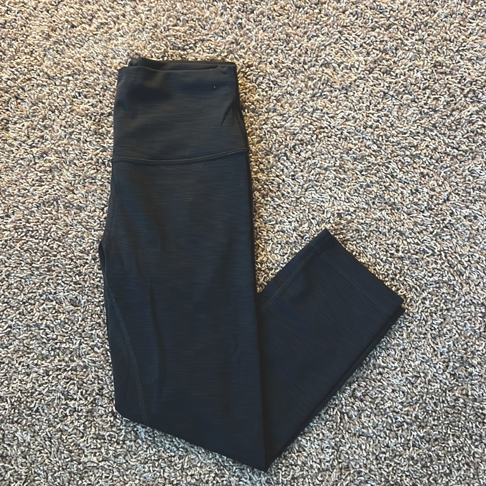 Lululemon capri-length leggings (Wunder Train)